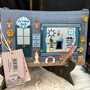 Vendula beach clutch